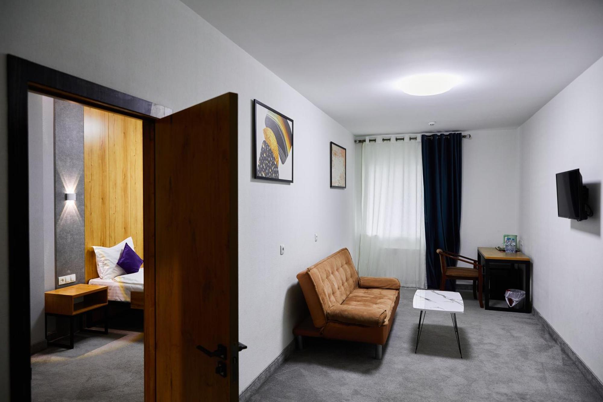 Art Plaza Hotel Tasjkent Exteriör bild