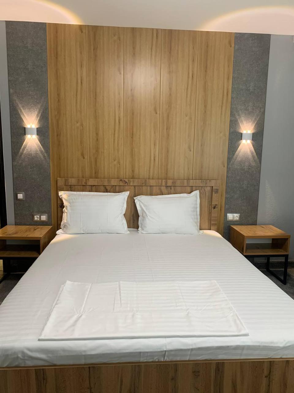 Art Plaza Hotel Tasjkent Exteriör bild